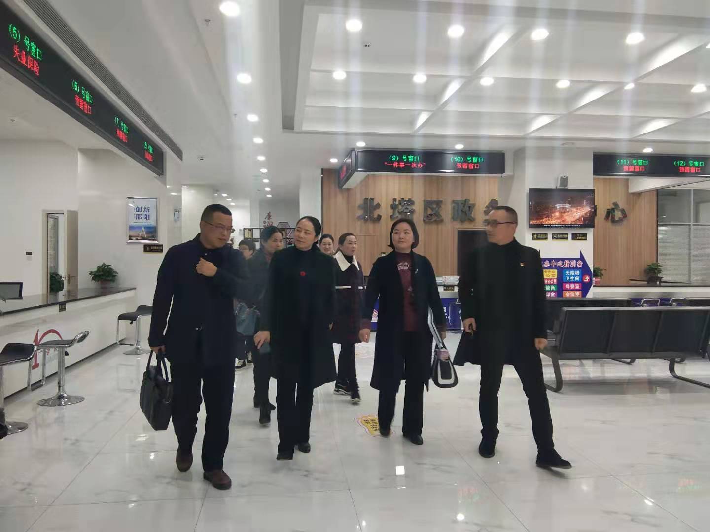 区深化改革领导小组听取深化“放管服”改革工作汇报