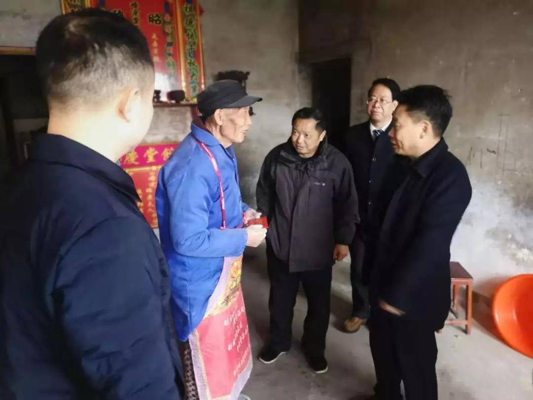 【走访慰问】走访慰问困难群众 不忘初心送去温暖