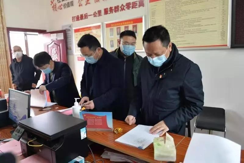 杨映林深入一线严督实导农村疫情防控工作