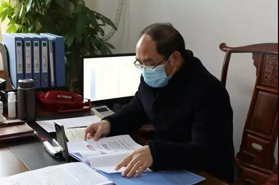 【疫情防控】戴求兵督查一线疫情防控工作落细落实区纪委常委（扩大）会议精神