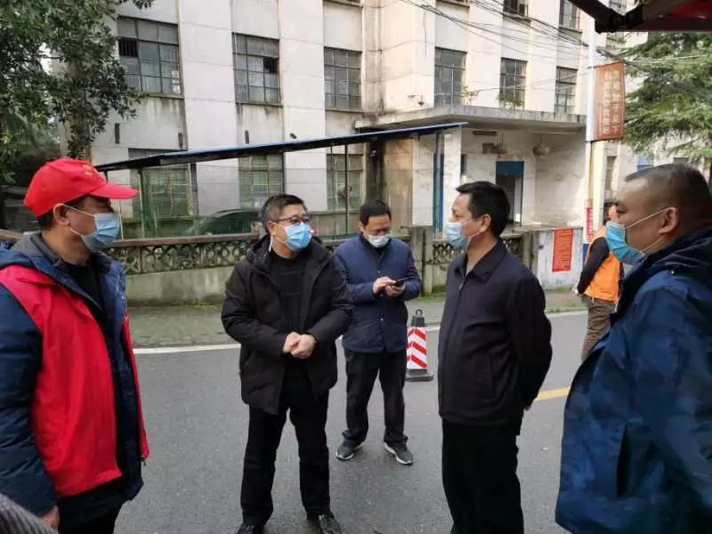 【疫情防控】杨映林到新滩镇街道指导检查疫情防控工作