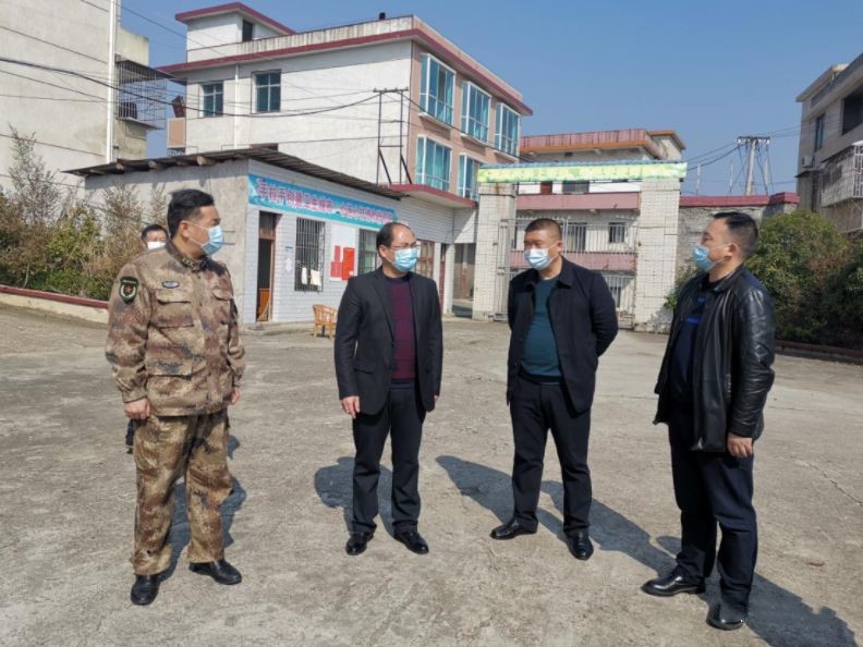 戴求兵、康季华到状元洲街道督导疫情防控工作