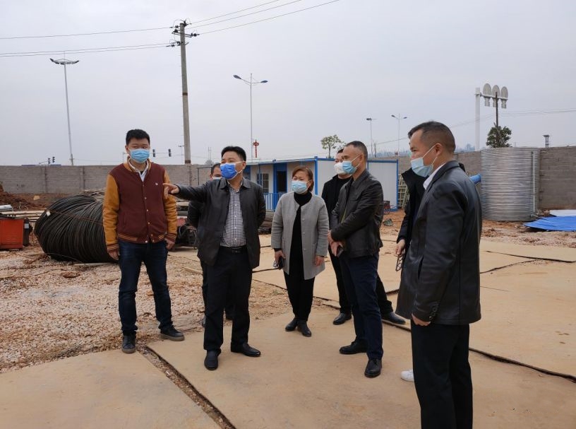 疫情防控不松劲 项目建设加把劲