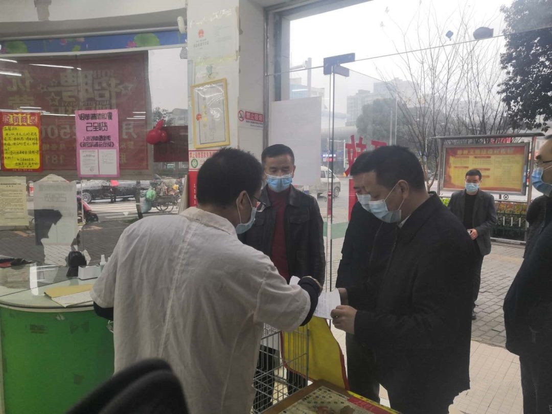 杨映林下沉一线督导复工防疫