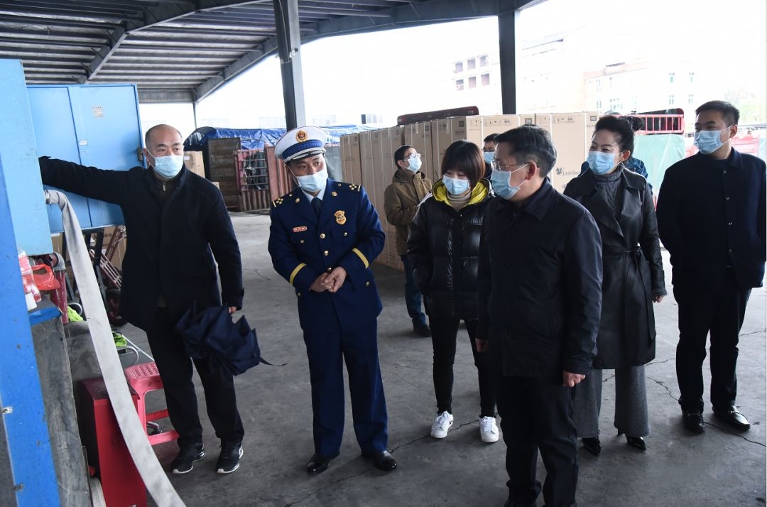疫情防控不松懈 安全生产再加码