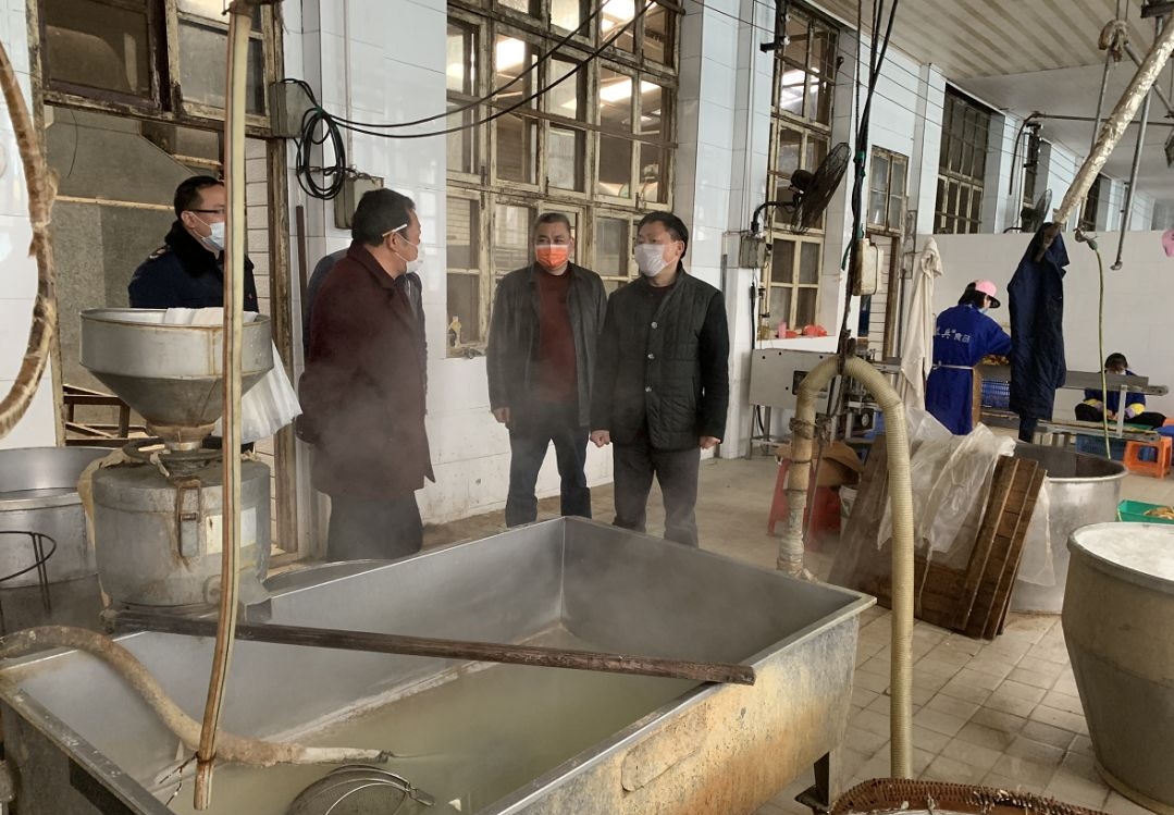丁祖忠督导新滩镇街道疫情防控工作