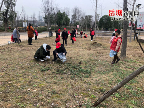 落實(shí)河長制 五里堆社區(qū)開展小小志愿者親子活動