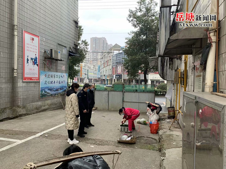 【防控疫情 岳塘在行動】書院路街道扎實做好市場周邊疫情防控工作