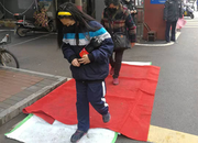 【防控疫情 岳塘在行动】九洲社区：走走“红地毯”居民回家更安心