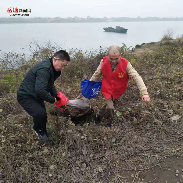 讓河道“河暢、水清、岸綠、景美” 下攝司街道河長(zhǎng)清河在行動(dòng)