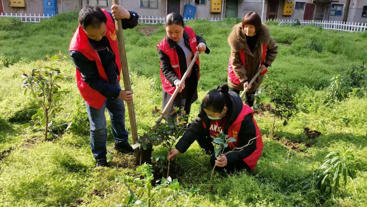 新塘社区新时代文明实践站志愿者义务植树