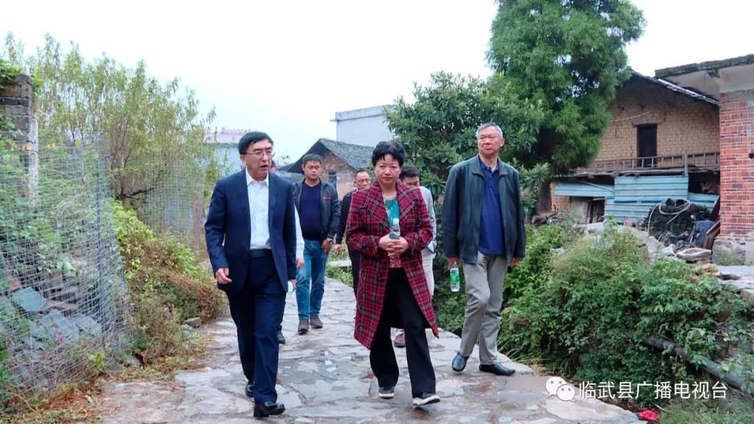 国家旅游局原副局长吴文学到石门村考察