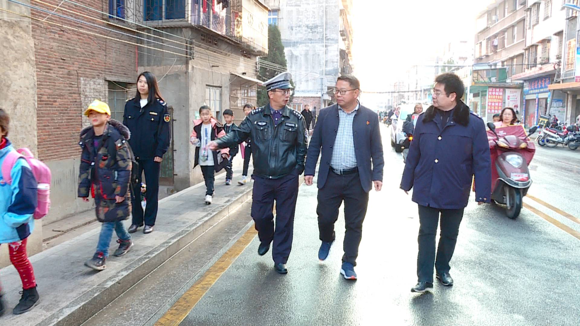 六完小：校园周边环境整治