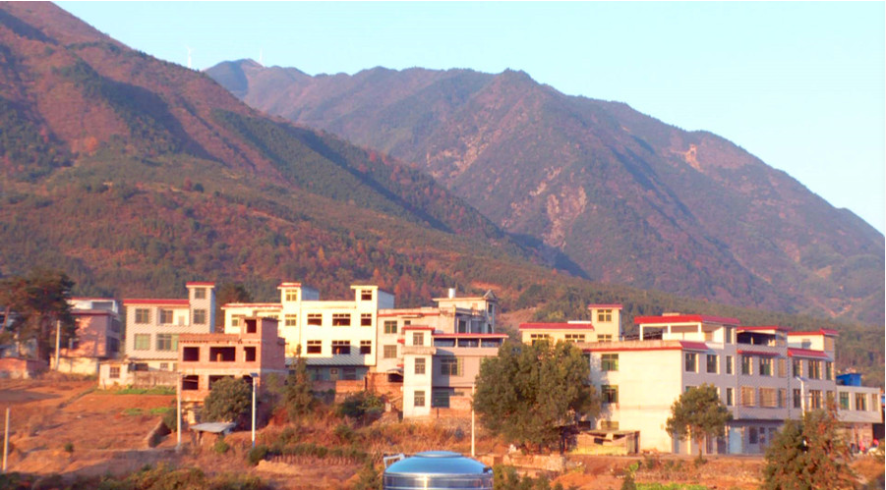    花塘乡：“以奖代投”让村民房屋“旧貌换新颜”