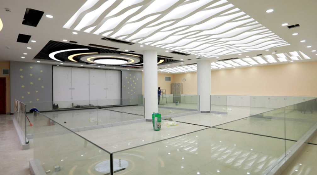 李琼检查县融媒体中心建设情况