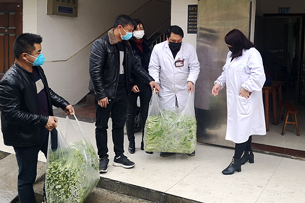 汾市镇：蔬菜种植合作社捐赠蔬菜1000余斤