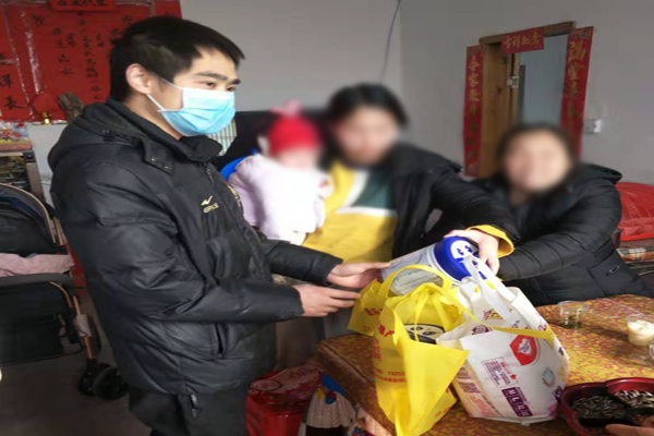 邝武华：战“疫”在哪里，家就在哪里