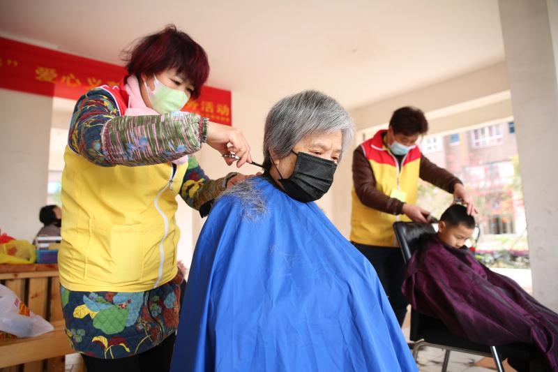 短视频｜【学雷锋 抗疫情】临武志愿者在行动