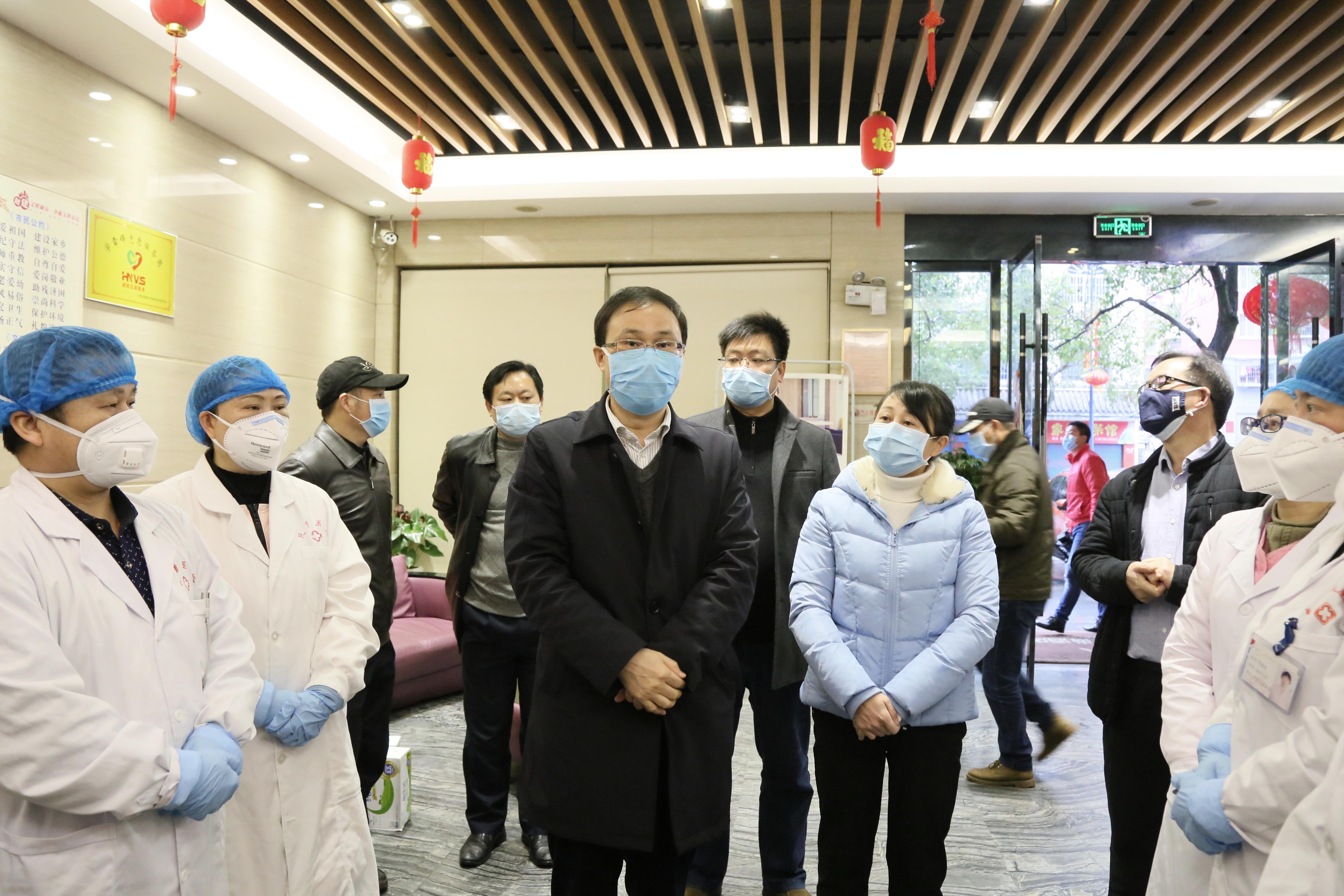 文专文元宵节看望慰问坚守疫情防控岗位的工作人员