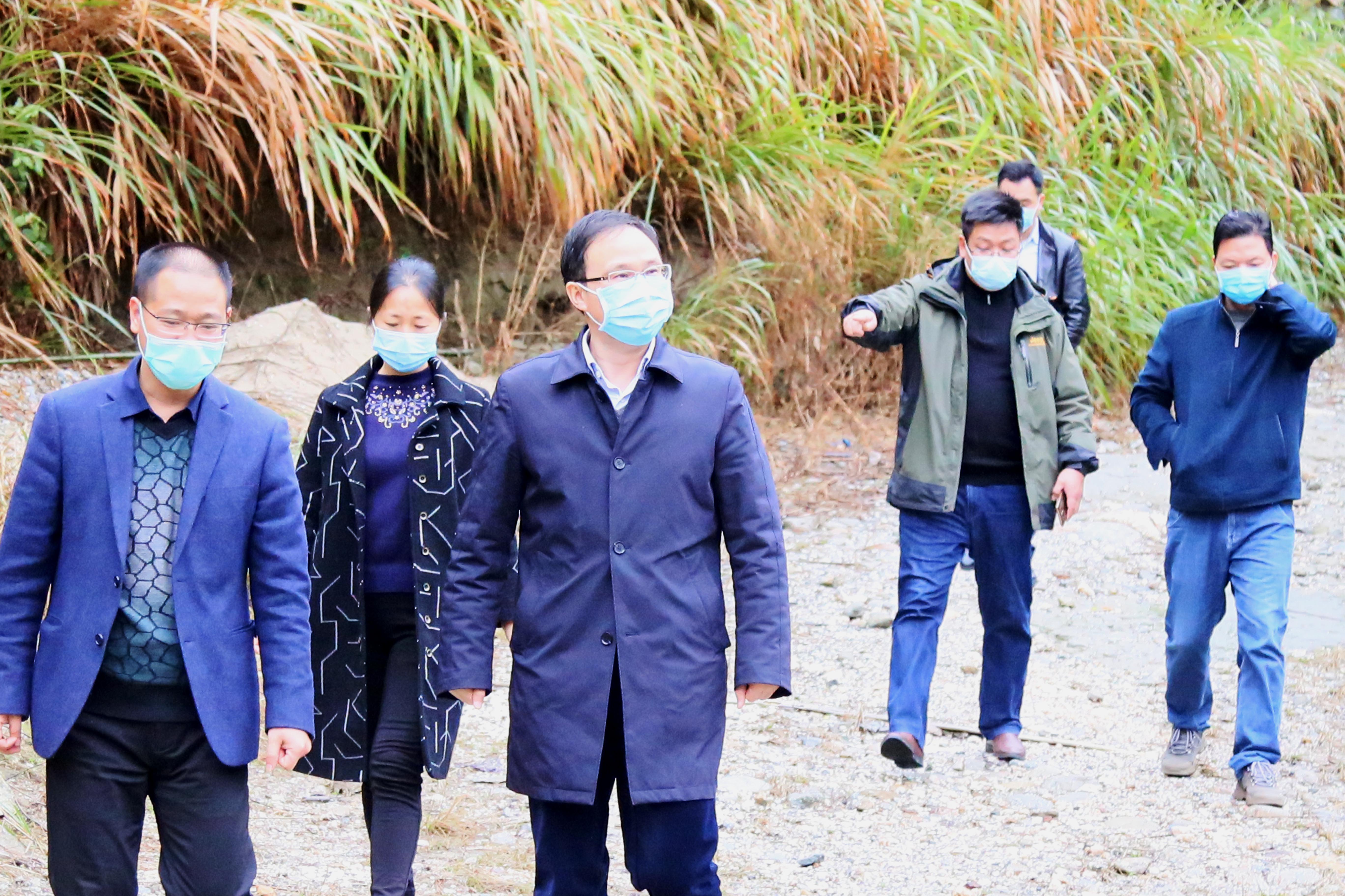 文专文到策源乡调研督导疫情防控和脱贫攻坚工作 