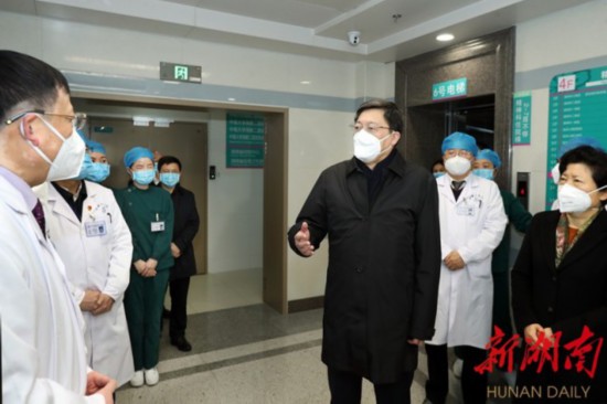 湖南：让党旗在防控疫情斗争第一线高高飘扬