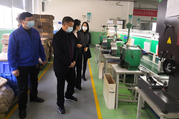 县领导督导企业复工复产和疫情防控工作