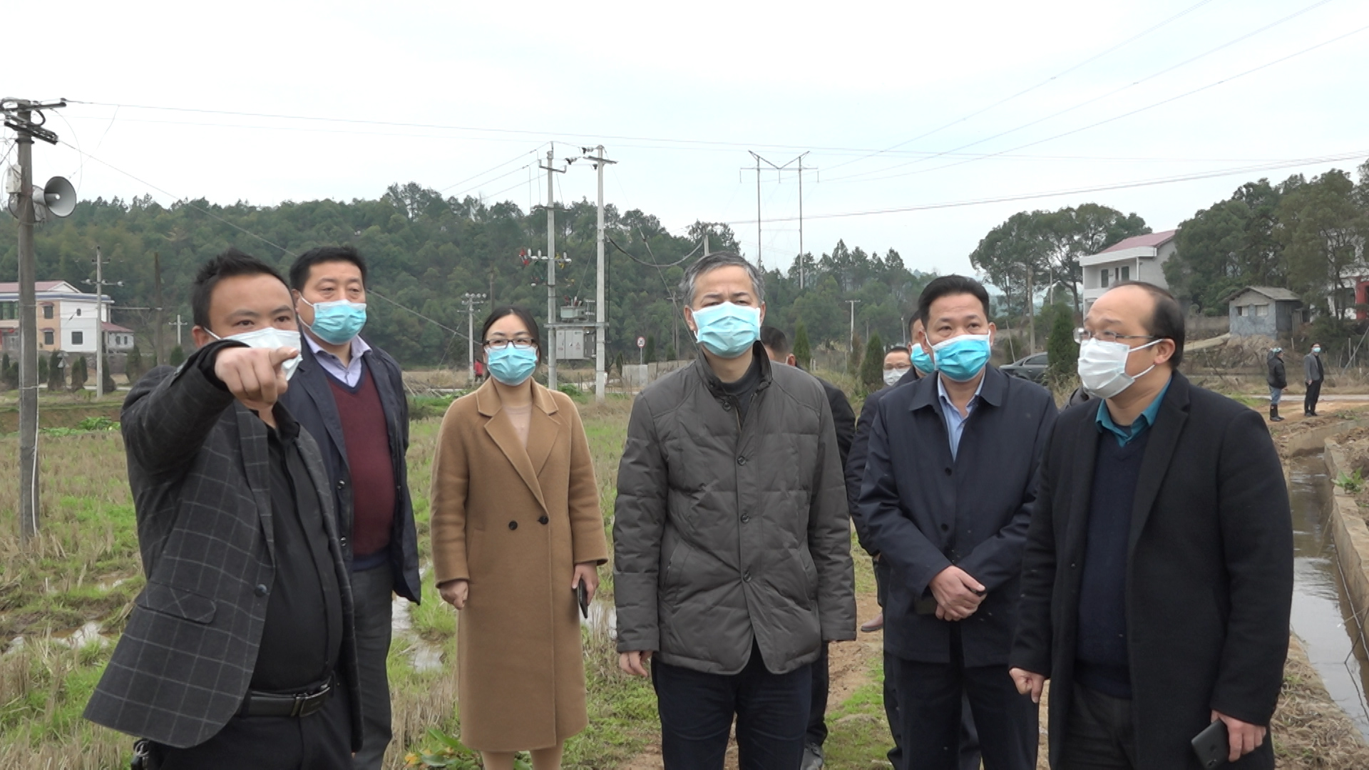 尹培国调研春耕生产和疫情防控