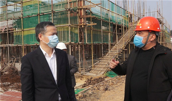 尹培国督查城乡污水处理厂建设