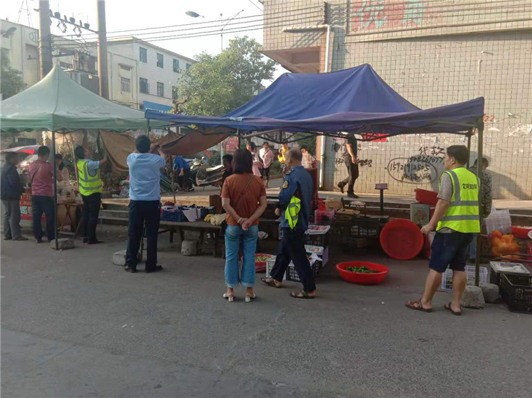 永兴县柏林镇：开展“马路市场”专项整治行动