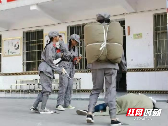 山区学校自演红色情景剧  诠释初心使命