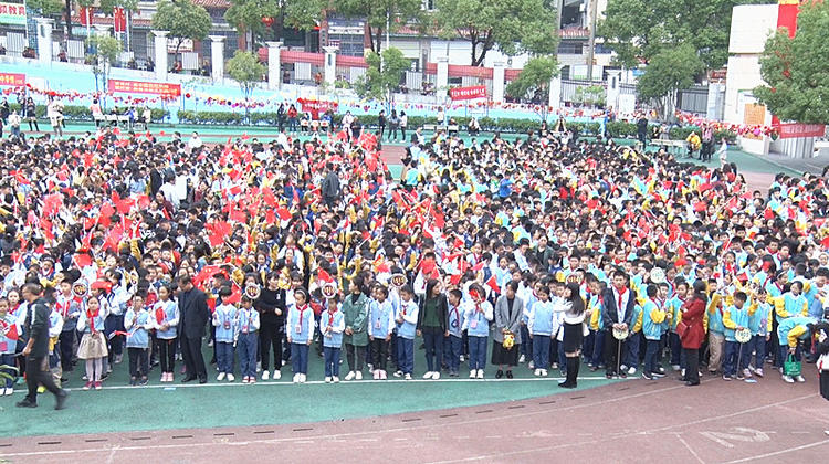 县芙蓉完小举办“魅力语文节，趣味灯谜会”活动