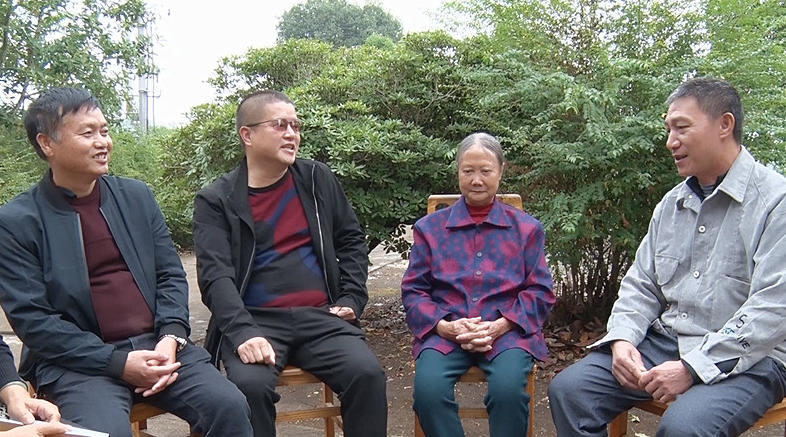 仁义镇携手企业开展“户帮户 亲帮亲 互助脱贫奔小康”