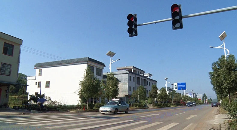 交警来了：将“千灯万带”工程推进到“最后一公里”