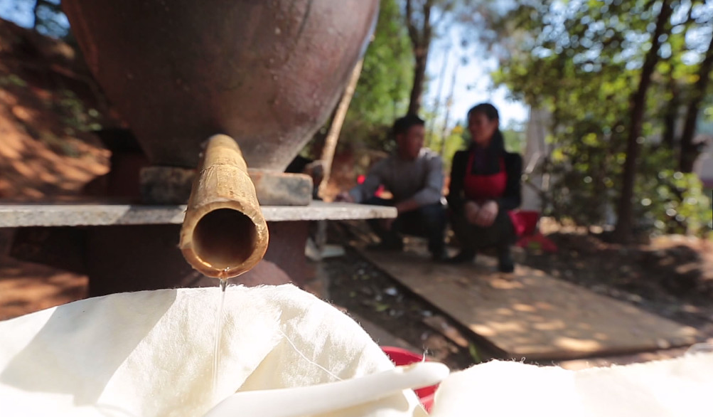 古法酿酒  酿出别样“小烧”