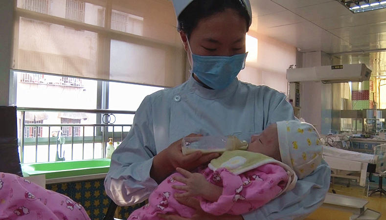 医院收留一弃婴  暖心救助点燃生命之光