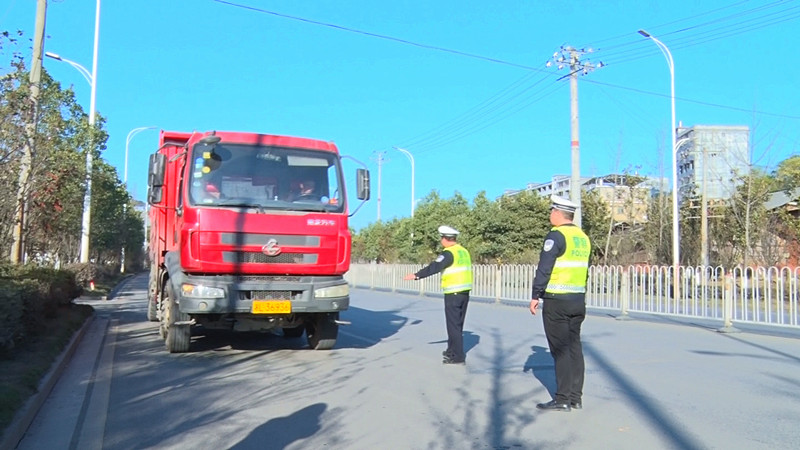 我县扎实开展道路交通顽瘴痼疾集中整治行动