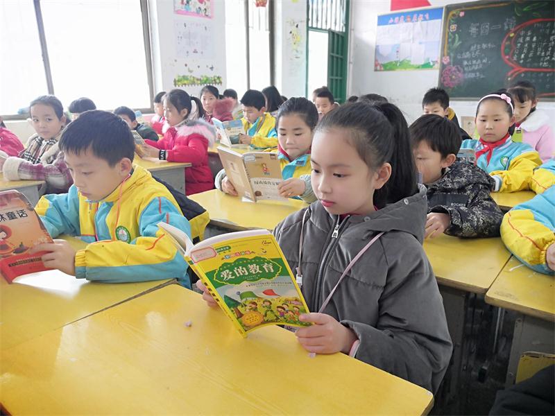 芙蓉完小：阅读考级 书香满校园
