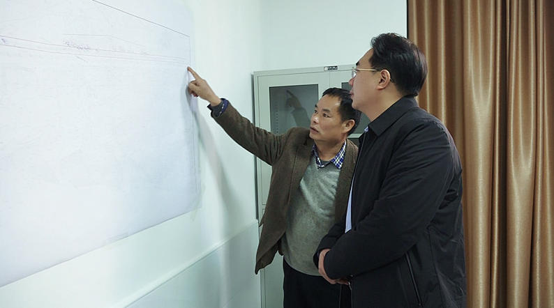 朱阳辉深入重点项目指挥部走访调研