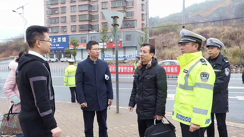  市督查组来我县督查交通问题顽瘴痼疾集中整治工作