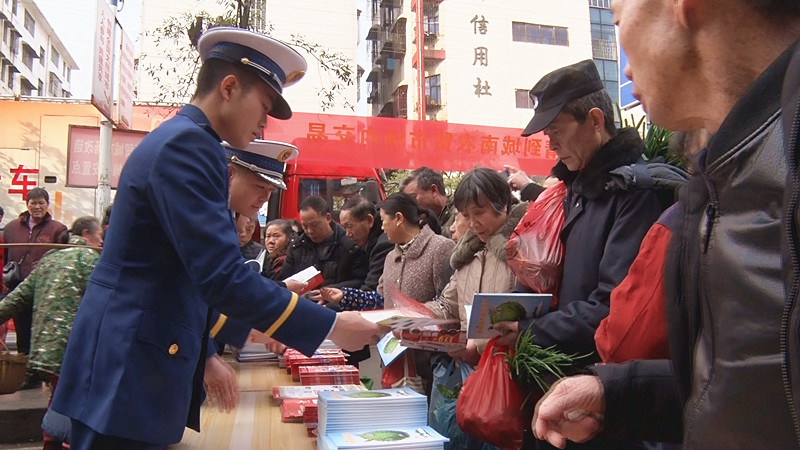 郴州消防救援支队到我县开展送消防安全知识下乡宣传活动