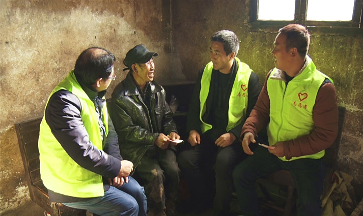 县好人协会舂陵江镇分会开展春节前慰问