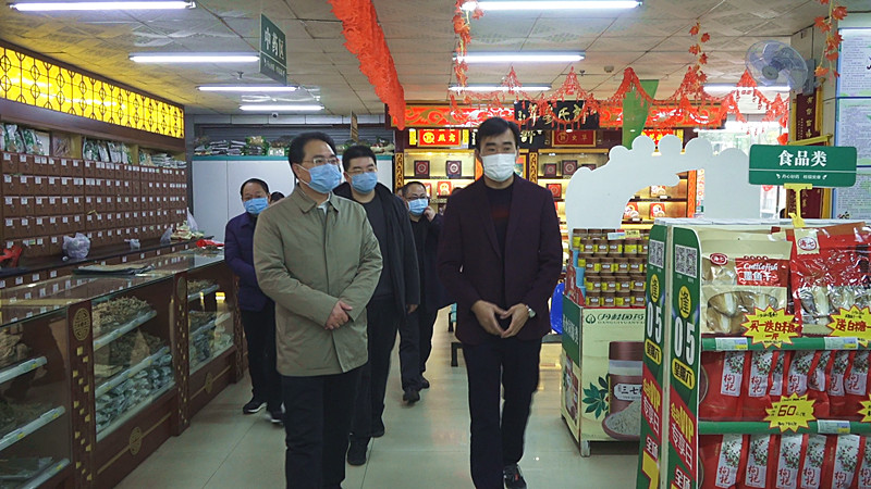朱阳辉调度疫情防控物资保障和市场供应工作