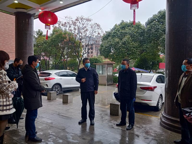 彭生智暗访检查疫情防控精准隔离工作：夯实基层基础  突出精准精细  织牢疫情防控网