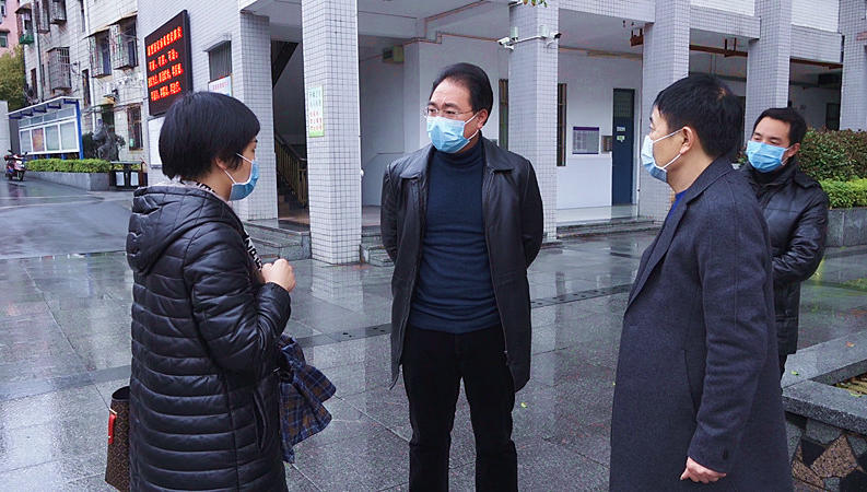 朱阳辉到农业部门和部分学校调研指导疫情防控工作