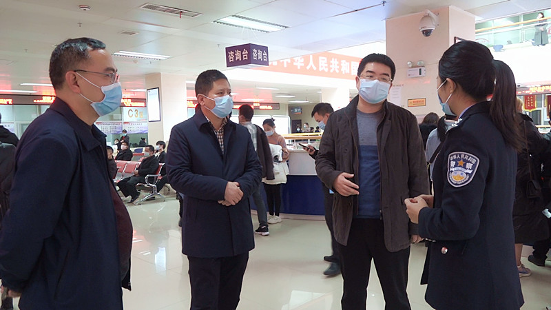 县领导检查指导企业（项目）复工复产疫情防控工作
