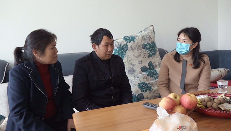 我县开展新冠肺炎疫情防控一线医护人员老年亲属关爱服务活动 