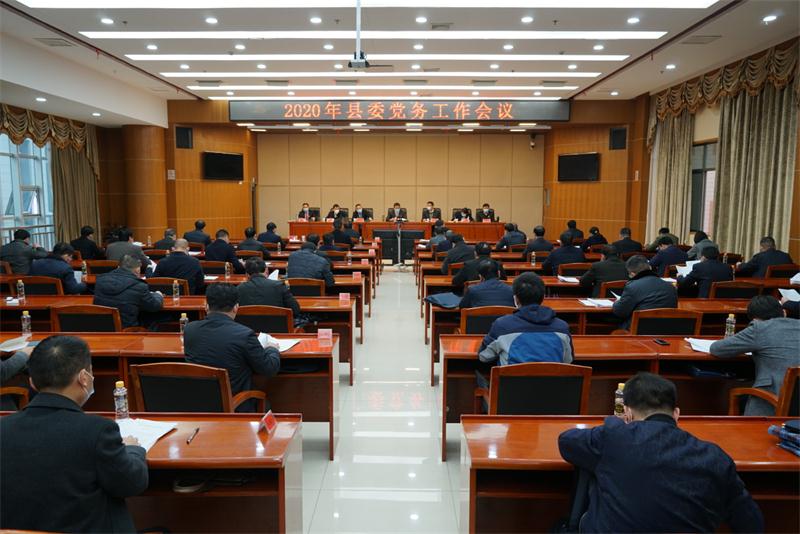 彭生智： 坚持“四带头”  扎实推动各项党务工作创先争优、提质提效
