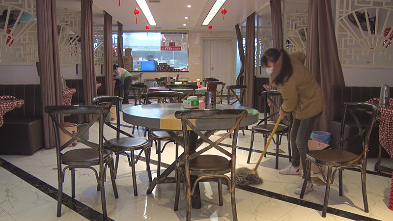 两手抓 双胜利 : 餐饮业逐步复工  景区有序开放
