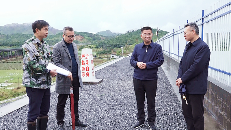 黄力督查清明期间防火防汛工作