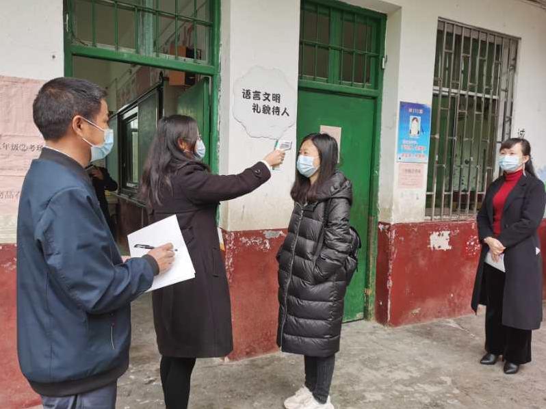 桥市中心校开展开学应急演练